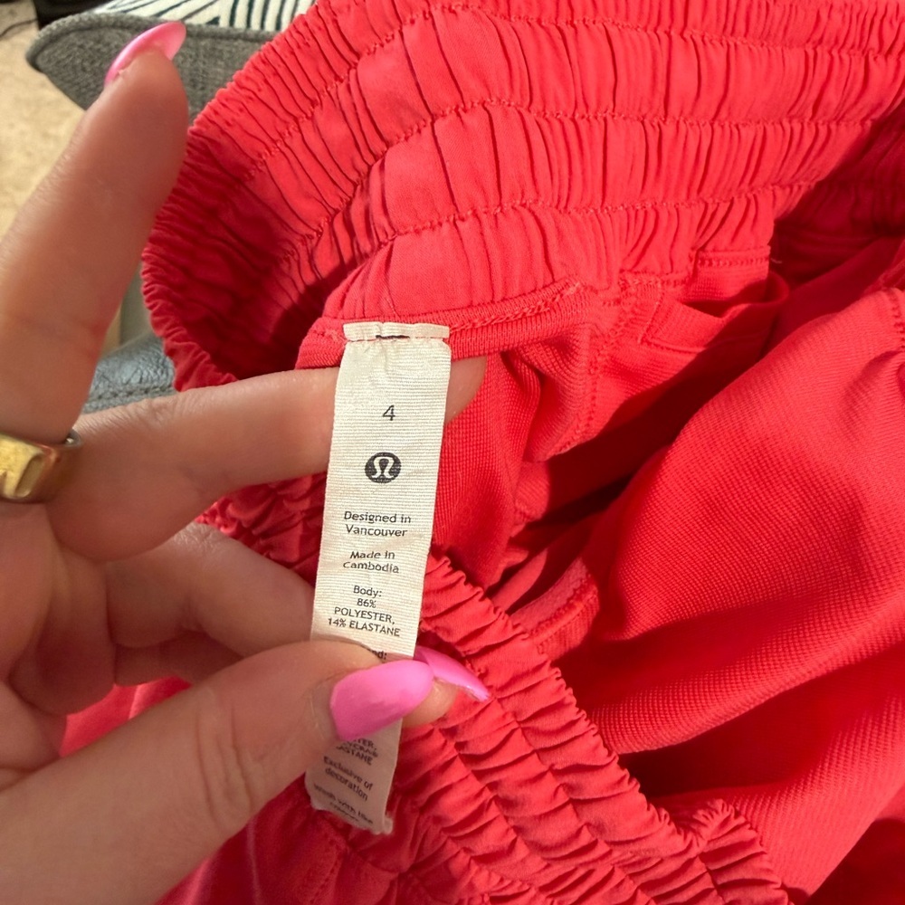 Lululemon hotty hot shorts - Picture 4 of 5